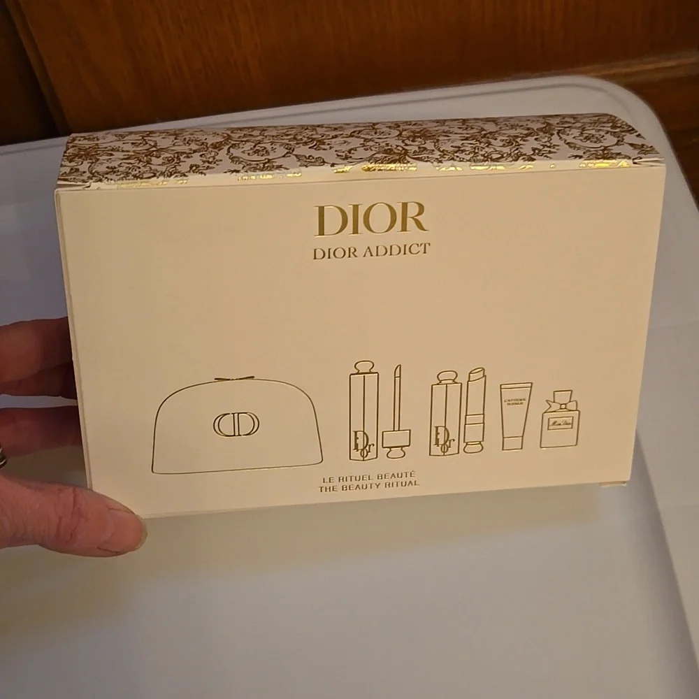 DIOR pouch & box NEW